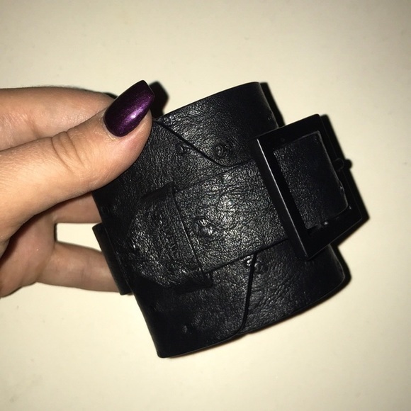 Rare Givenchy Black Leather Buckle Bracelet - Picture 4 of 6